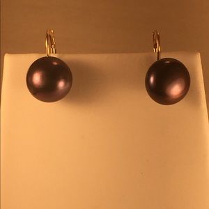 Vintage Solid 14K 8mm Purple Button Pearl Earrings